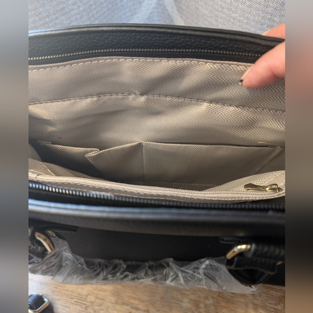 Basic Black Purse - image 7